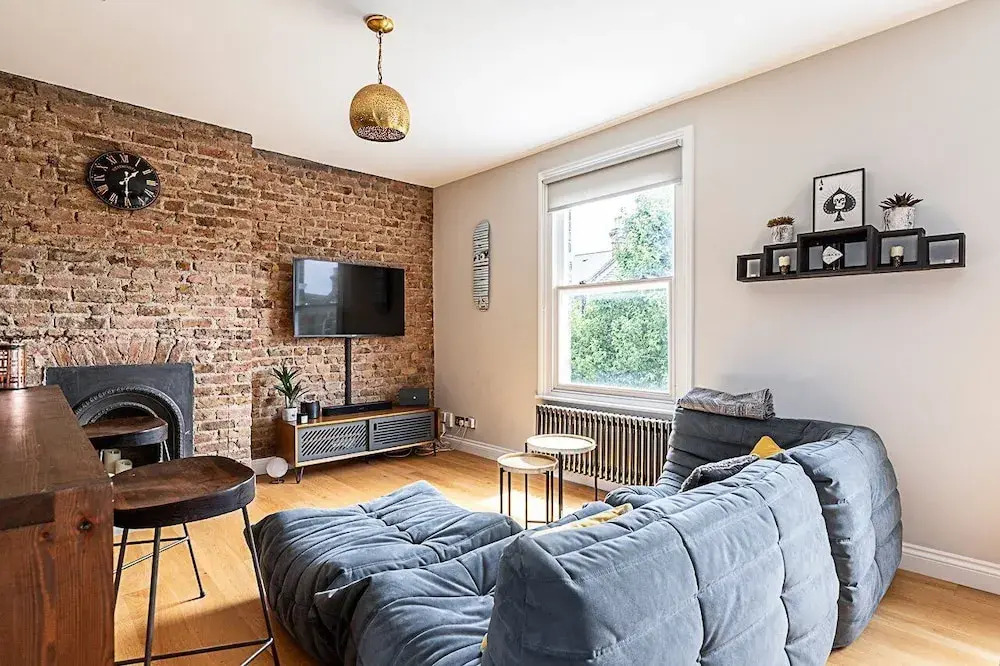 Rustic and Contemporary Haven in Brixton