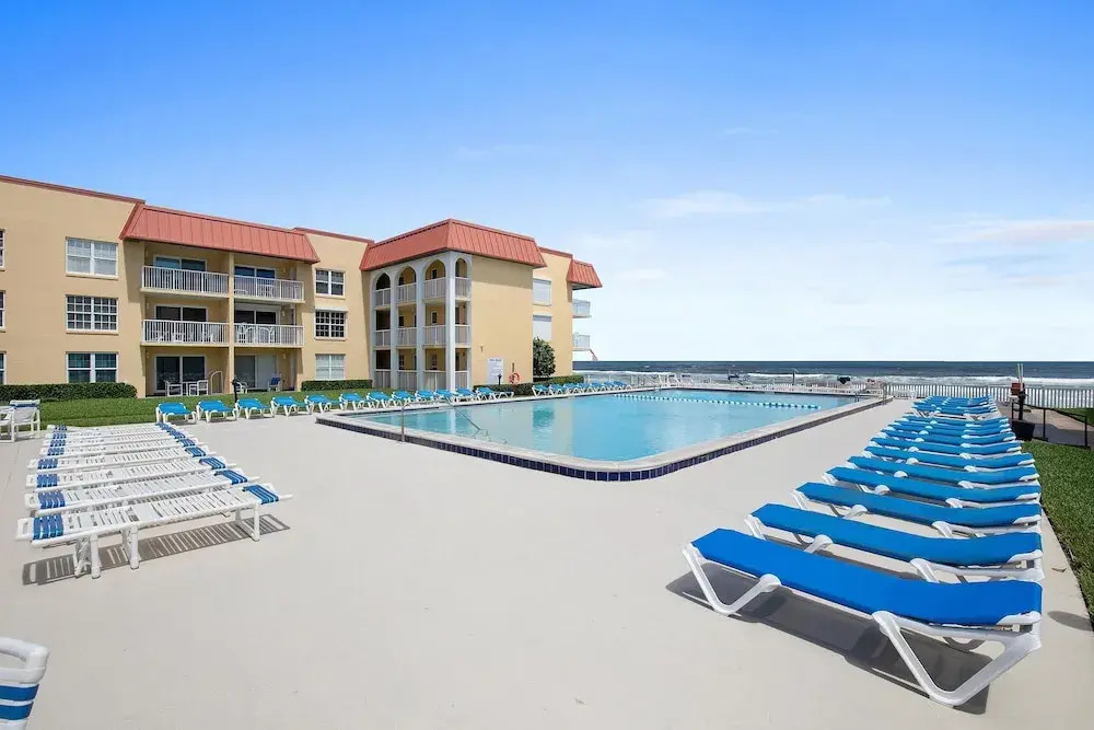 Point East 320