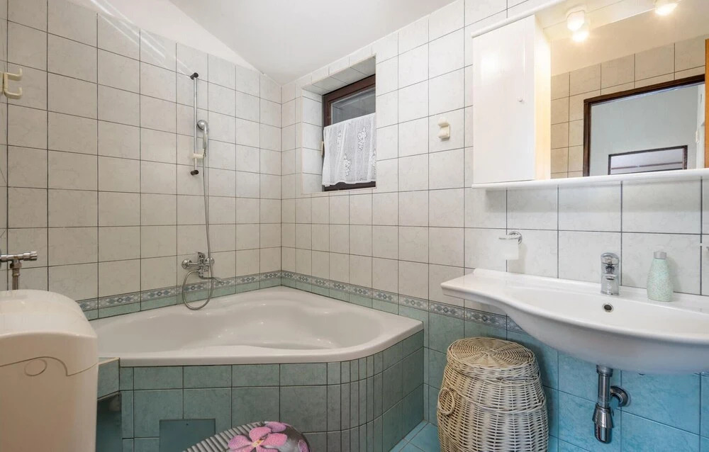 Gorgeous Home In Punat