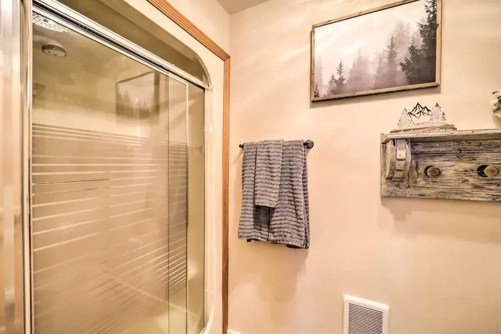 Ski, Hike & Relax: Beech Mtn Gem w/ Sweeping Views