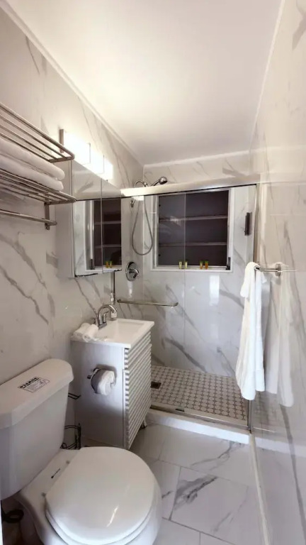 Sunny 2BR Miami Beach Apartment, Perfect Location