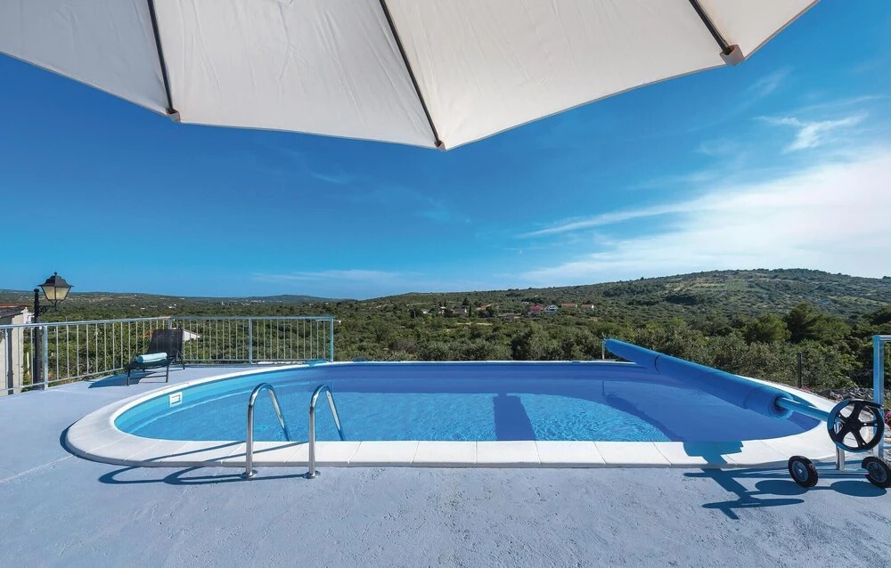 Four-Bedroom Holiday Home In Primosten