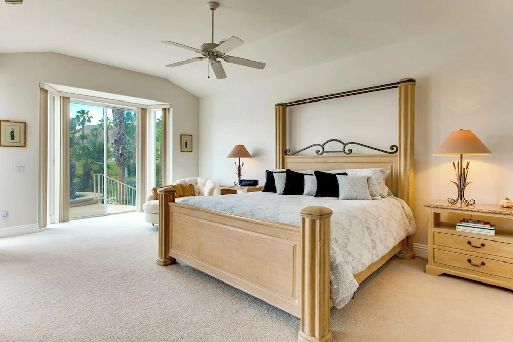Extended-stay Haven on Lake La Quinta w/ Dock