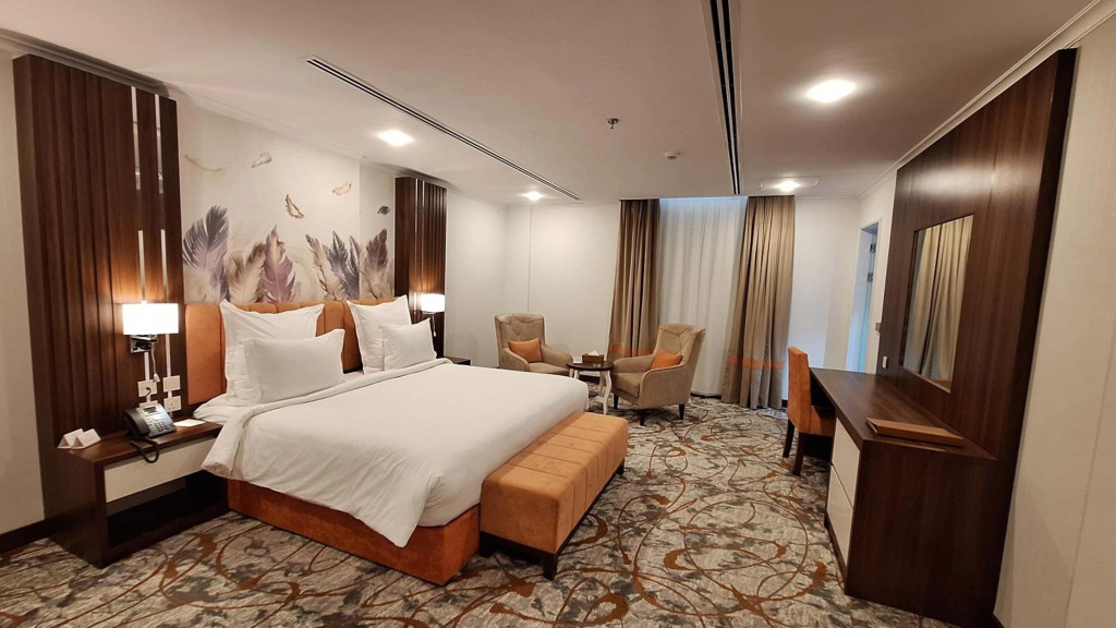 TULIP PLAZA - By Le Park Concord