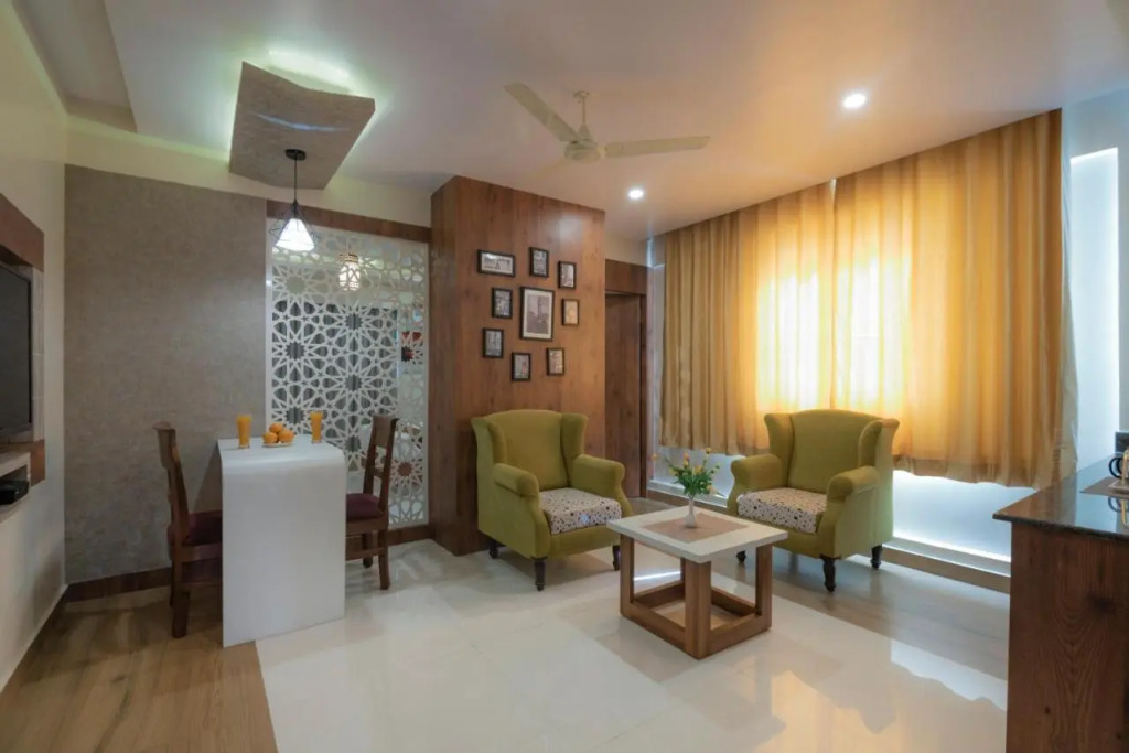 Hotel Monarch International