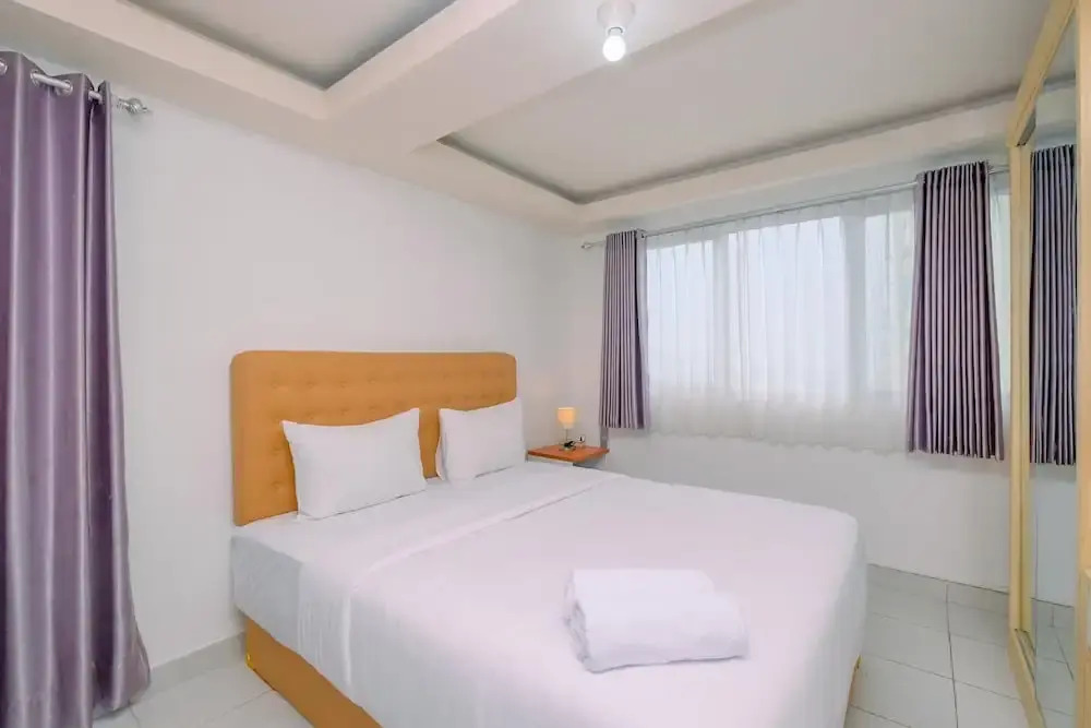 Warm and Comfortable Studio at Amethyst Apartment By Travelio