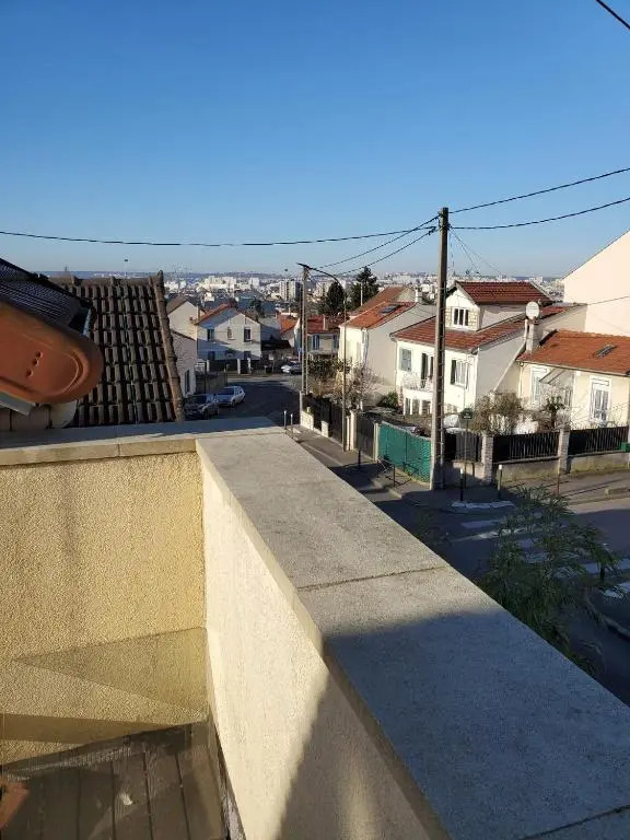 Logement calme et ensoleillé dans maison de ville