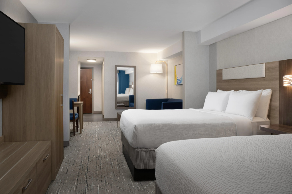 Holiday Inn Express & Suites Alexandria - Fort Belvoir by IHG