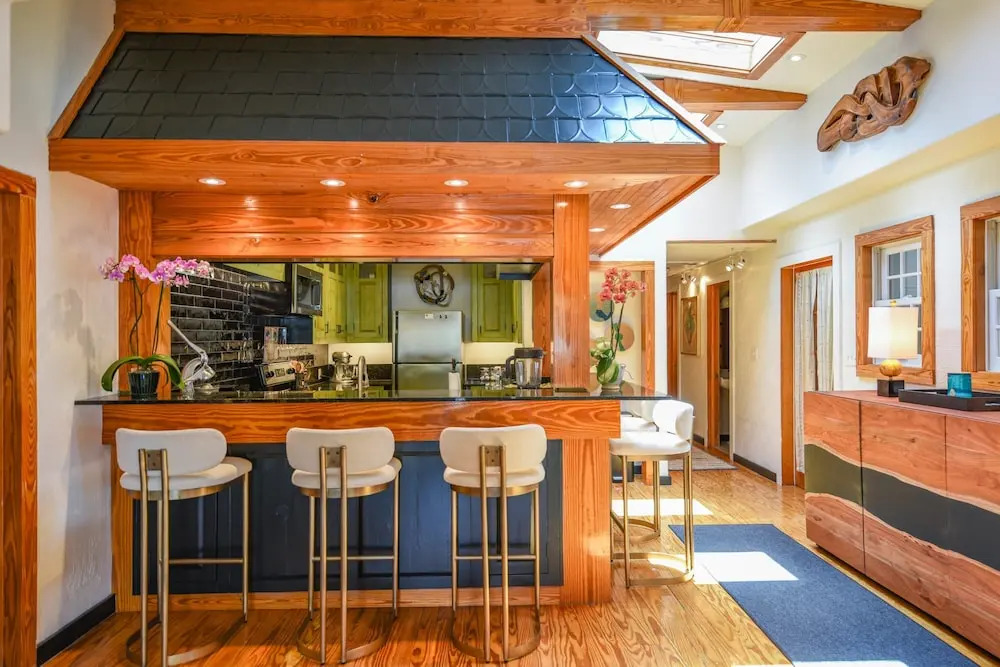 New The Green Pineapple - Balcony on Duval