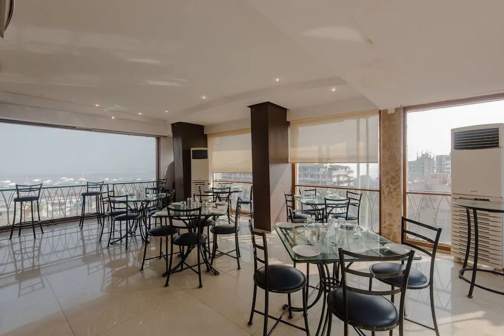 OYO Flagship 15439 Colaba