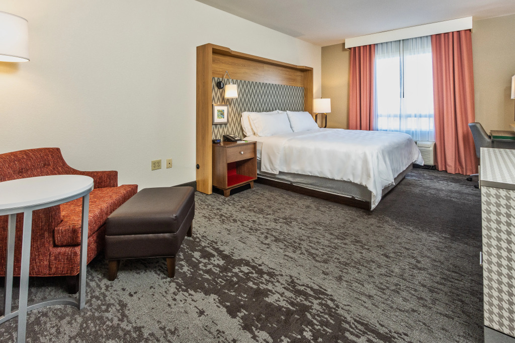 Holiday Inn & Suites Memphis - Wolfchase Galleria by IHG
