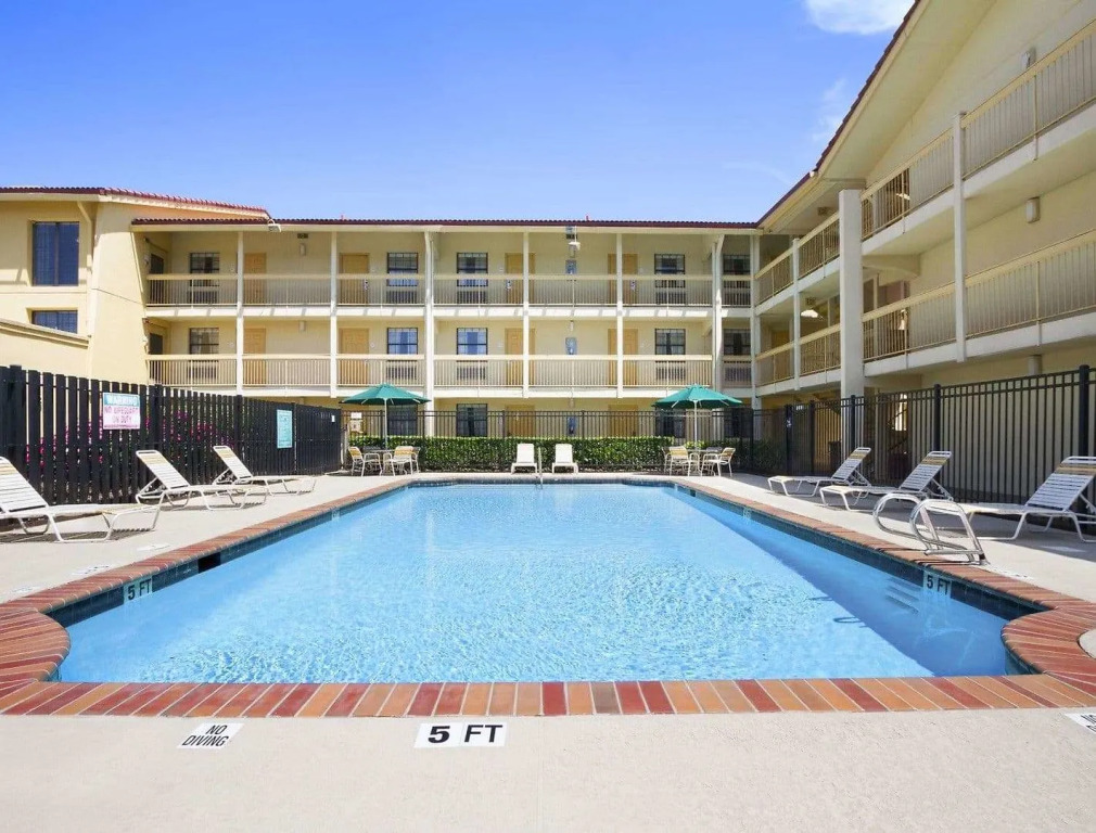 Budget Inn & Suite Atlanta Marietta Stadium