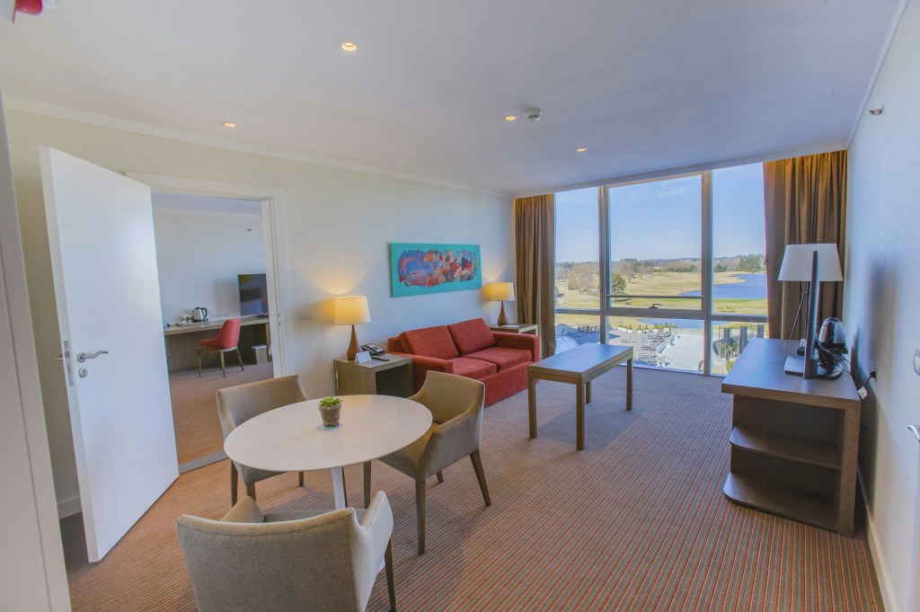 Hilton Pilar