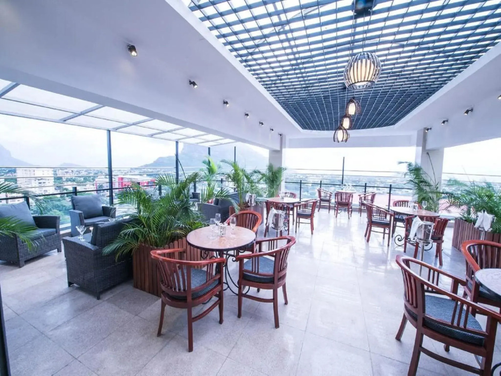 Palms Hotel