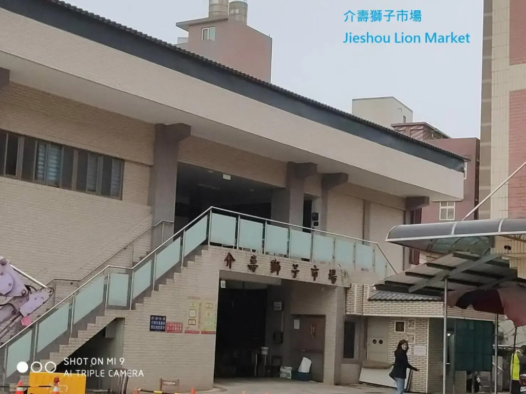 Simple life hostel