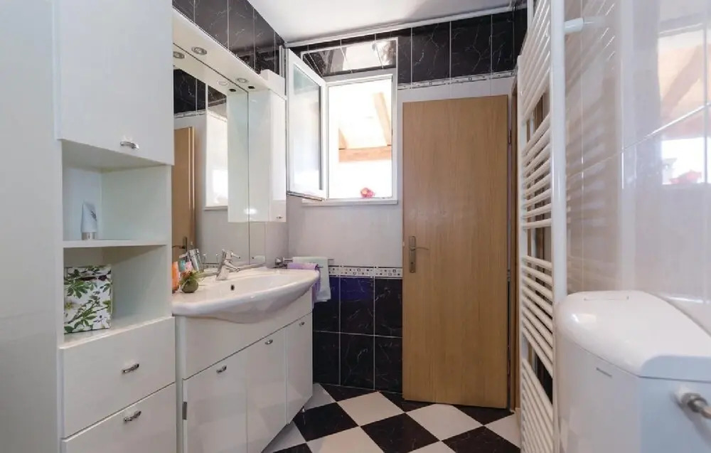 Villa Ucovic - Five-bedroom Villa With Terrace and Swimming Pool ID Direct Booker 4758