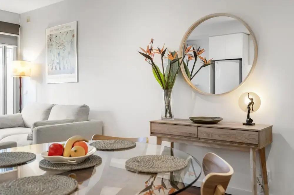\"mila\" Trendy Prahran 1-bed Apartment With Balcony