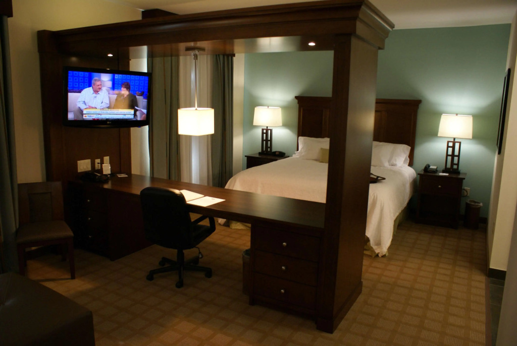 Hampton Inn & Suites Center