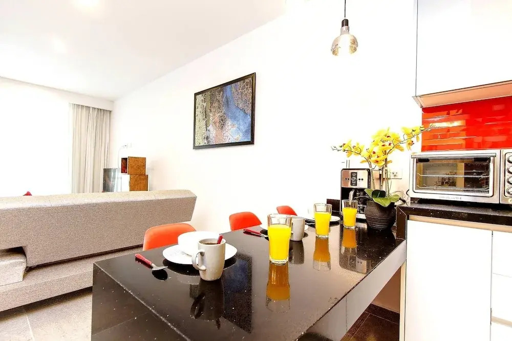 Charming, Huge & Bright Studio on the New 5th Avenue, 3 Blocks From the Beach!