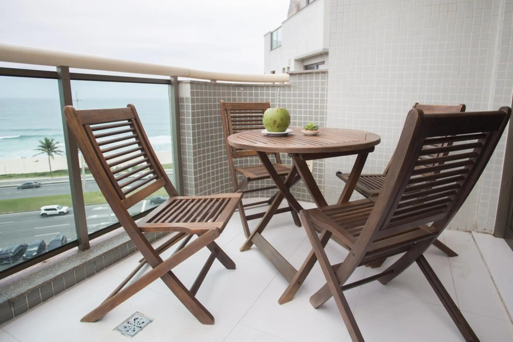 Barra da Tijuca de frente para o mar - 2 suítes até 6 pessoas em camas