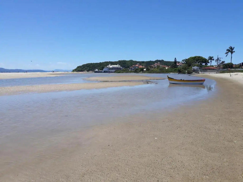 Apartamento pé na areia de 1 dormitório com vista para Praia ou vista lateral Pontas das Canas