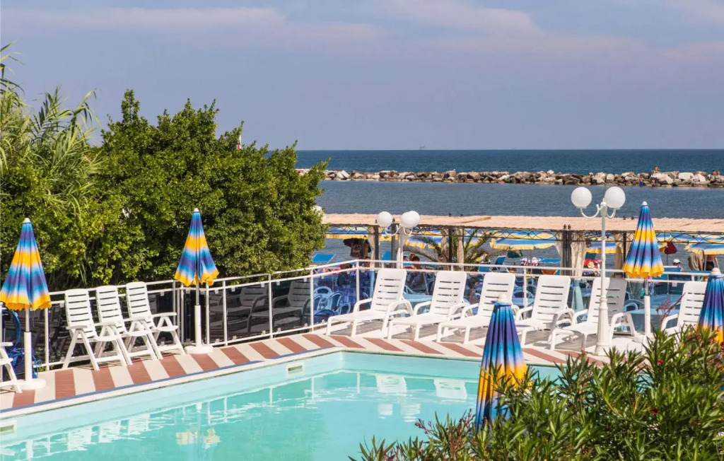 Bikini Tropicana Family Hotel