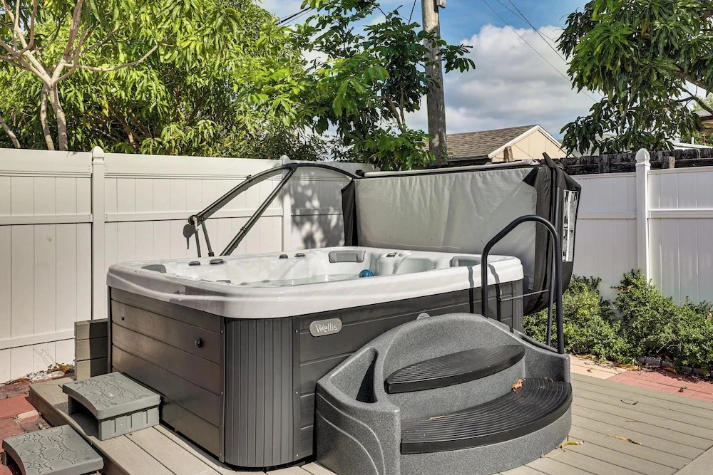 2 Mi to Hard Rock Stadium: Home w/ Hot Tub