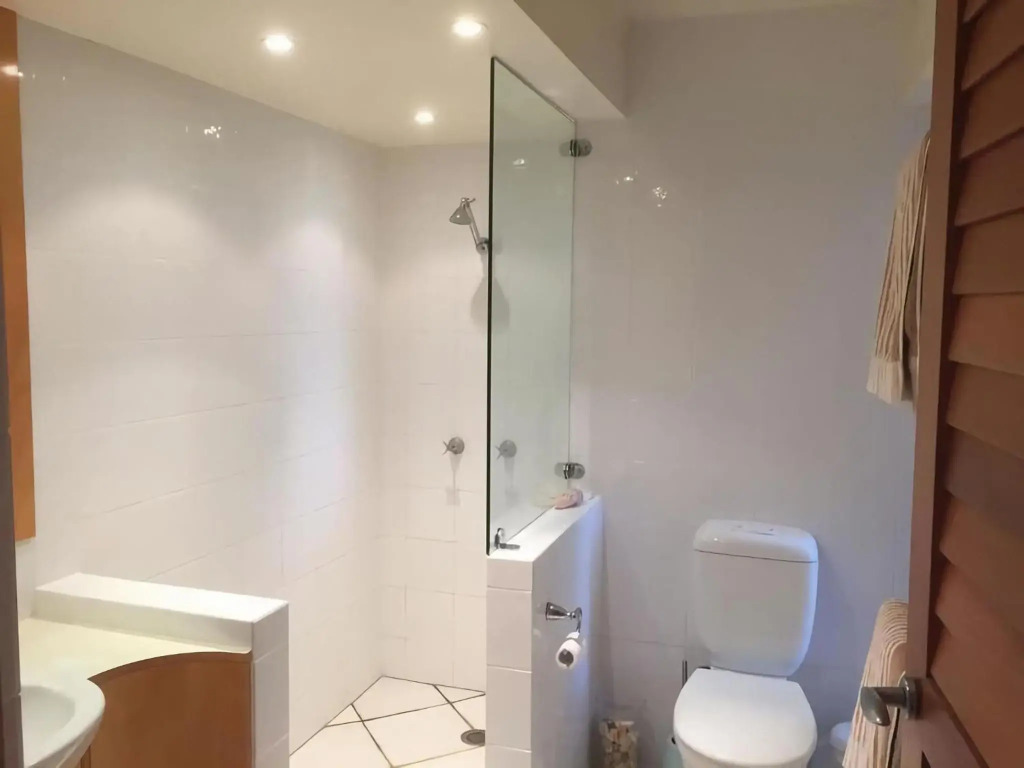 Kalimna 2 Picture Point Crescent 35