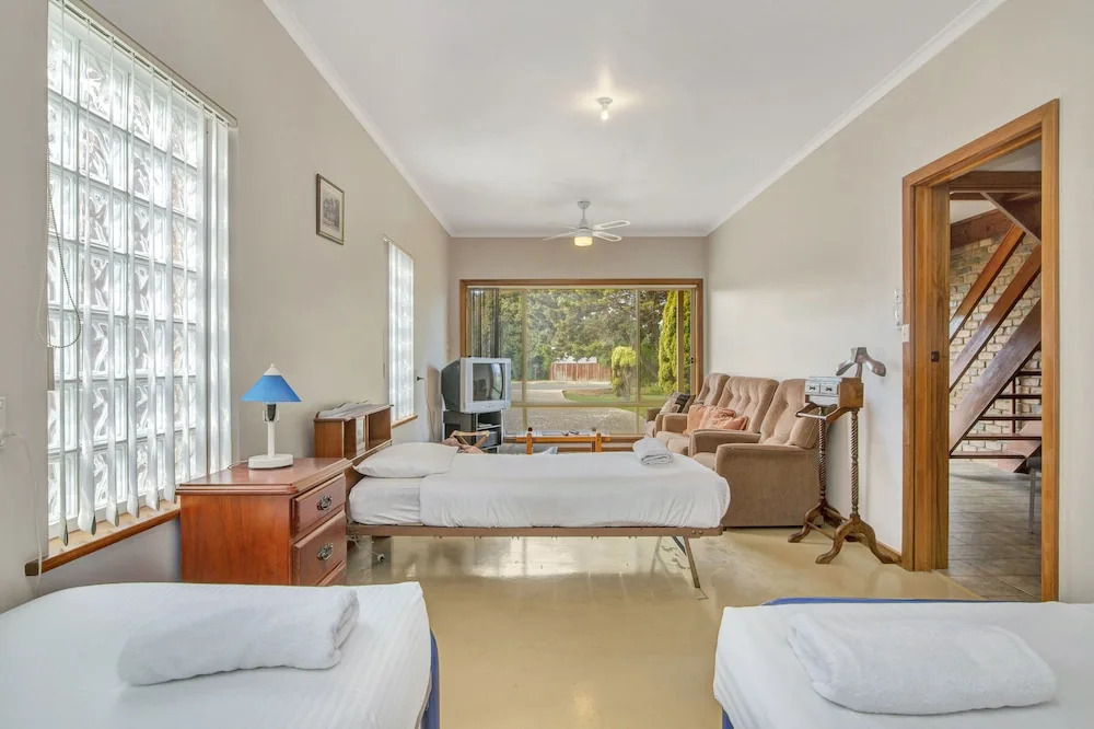 Footprints in the Sand, Silver Sands Beach House