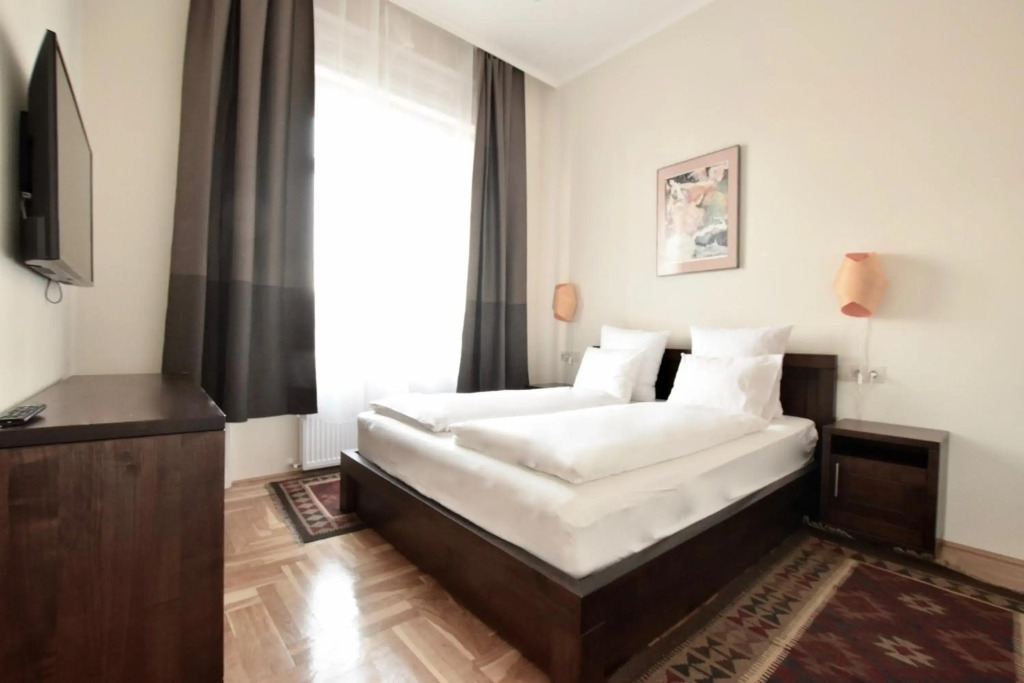 Luxury Apartment by Hi5 - Király street Suite