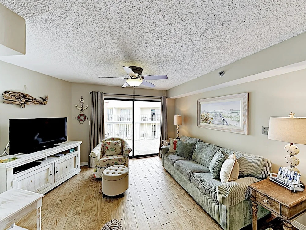 Beachfront With Indoor/outdoor Pool 2 Bedroom Condo