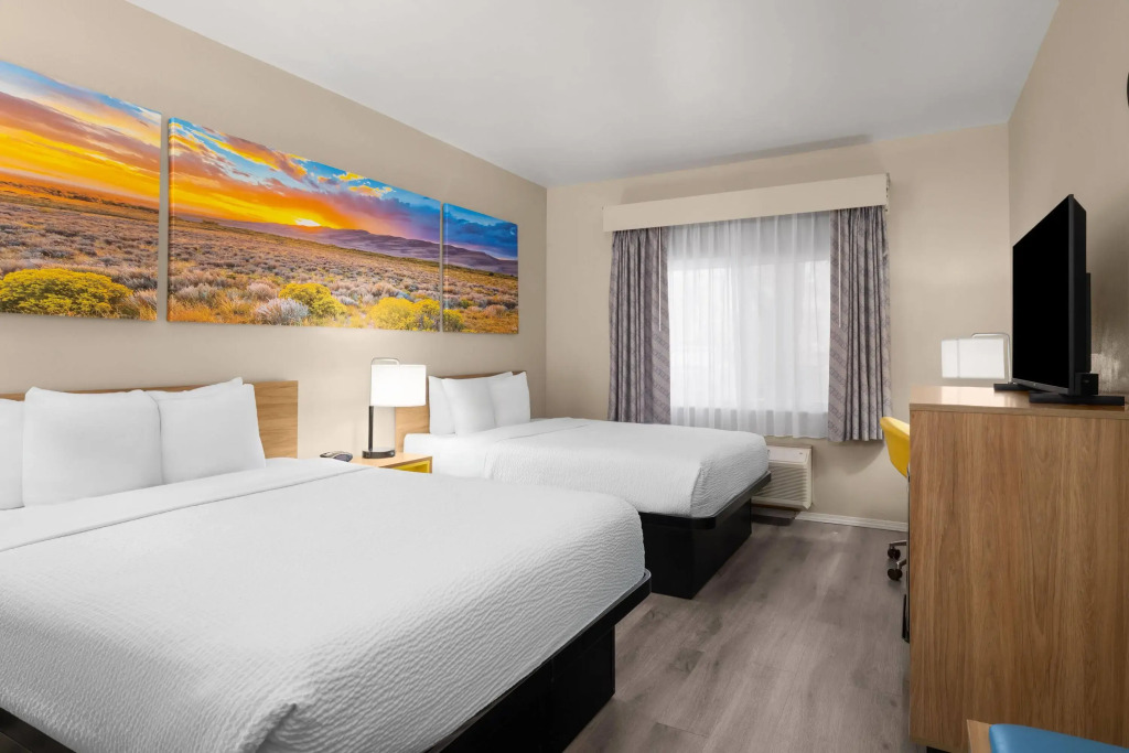 Days Inn & Suites by Wyndham Airport Albuquerque