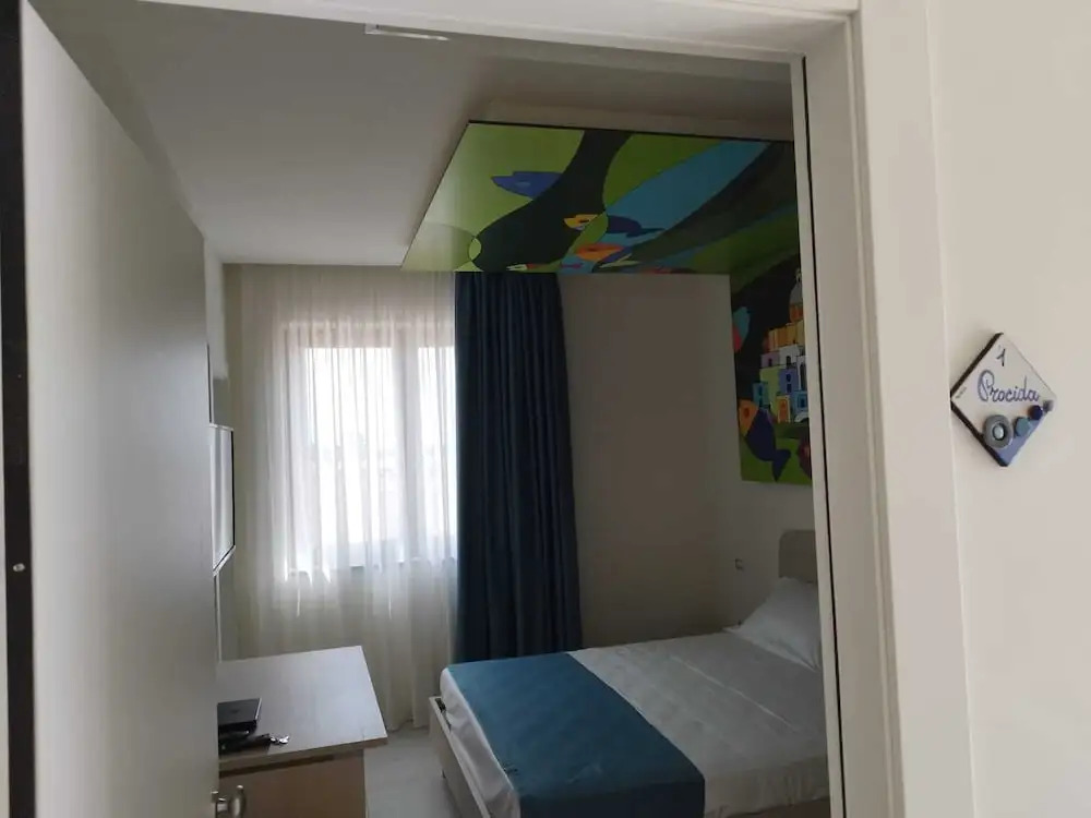HAPPYROOMS