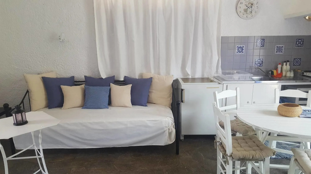 Mantos Rooms