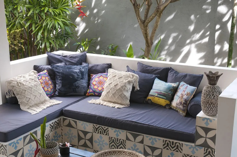 New 2 King Beds, Walk to Beach, Cafes all Else 30 Minutes From Airport