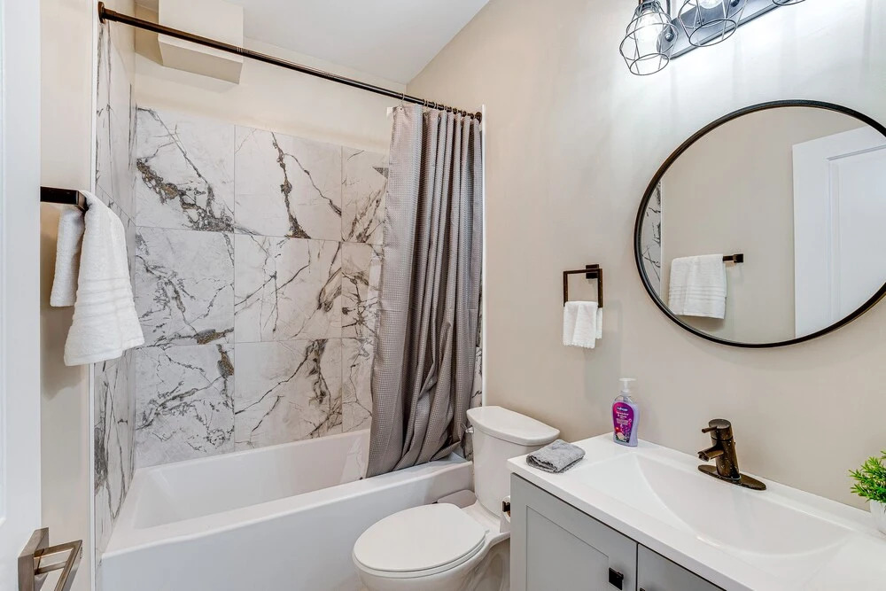 Luxe Newark Retreat w/ Rooftop Deck: Pets Welcome!