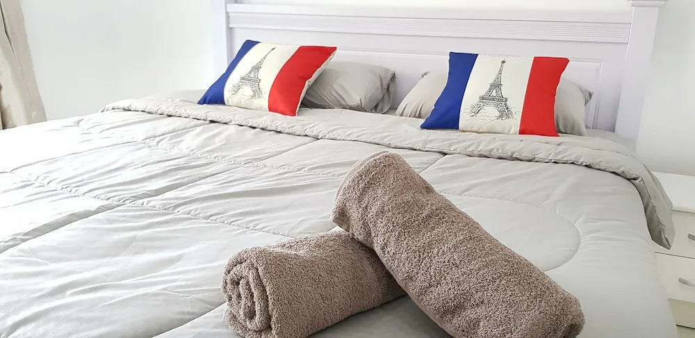 Gurney Cozy Suites Georgetown
