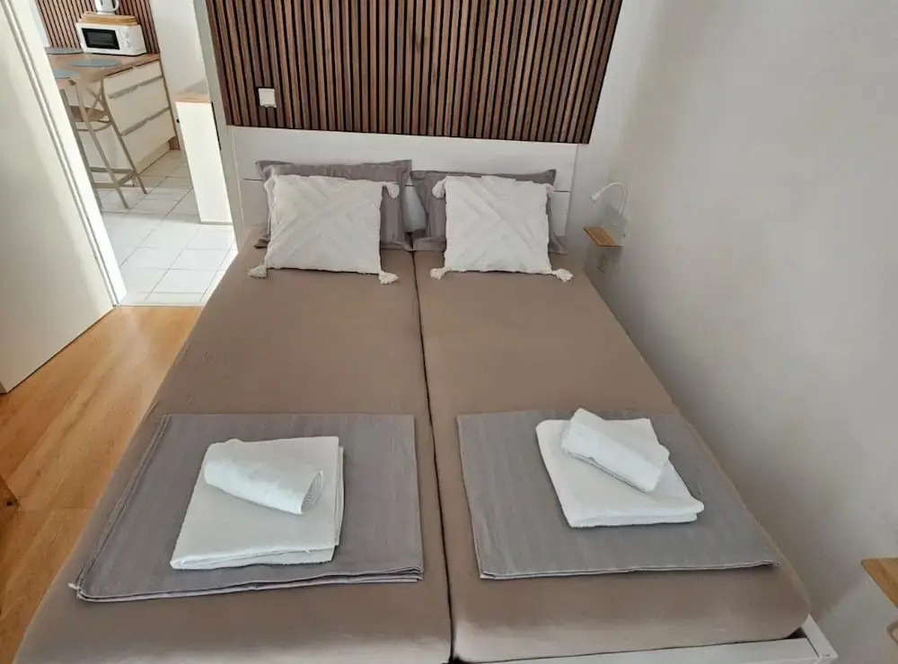 Apartment M & VALENTIN