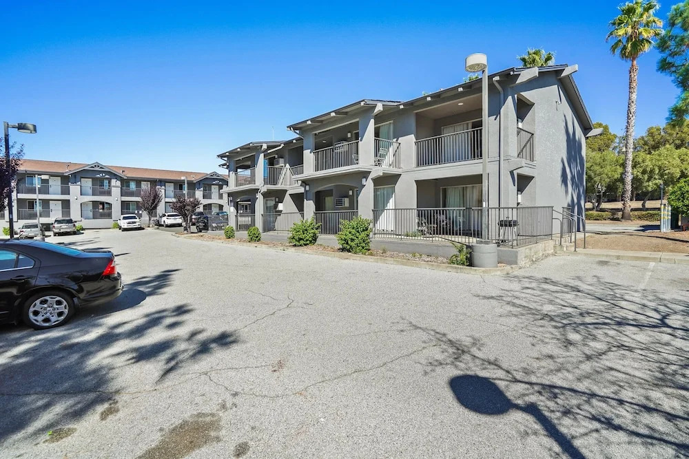 Mission Peak Lodge