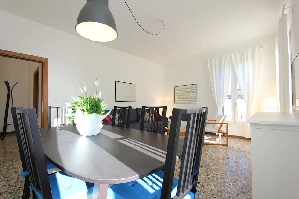 City Apartments - Leonardo