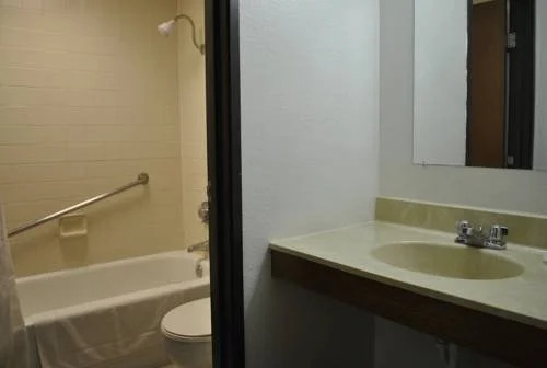 Nichols Inn & Suites