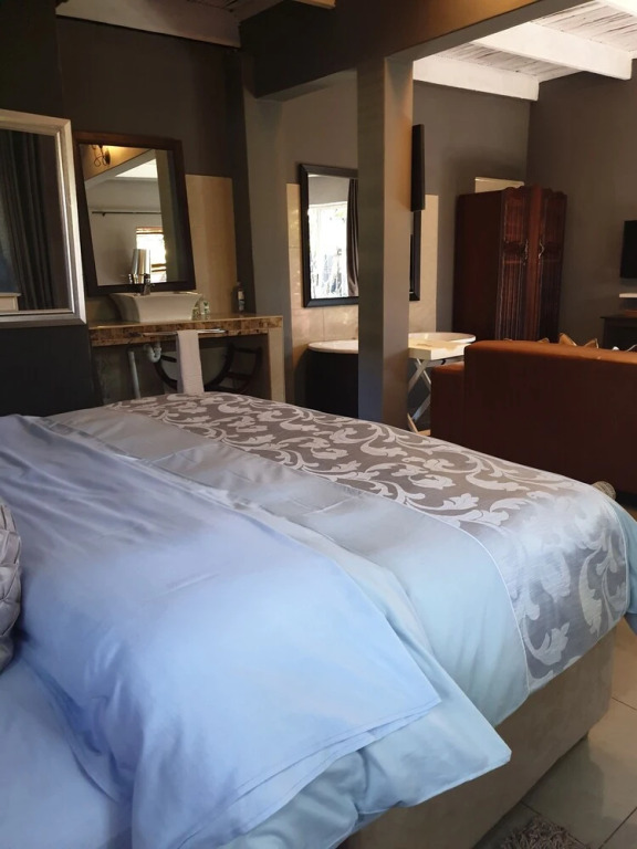 Zwinoni Lodge