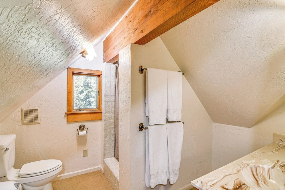 Game Room & Hot Tub: Serene Grand Mountain Chalet!