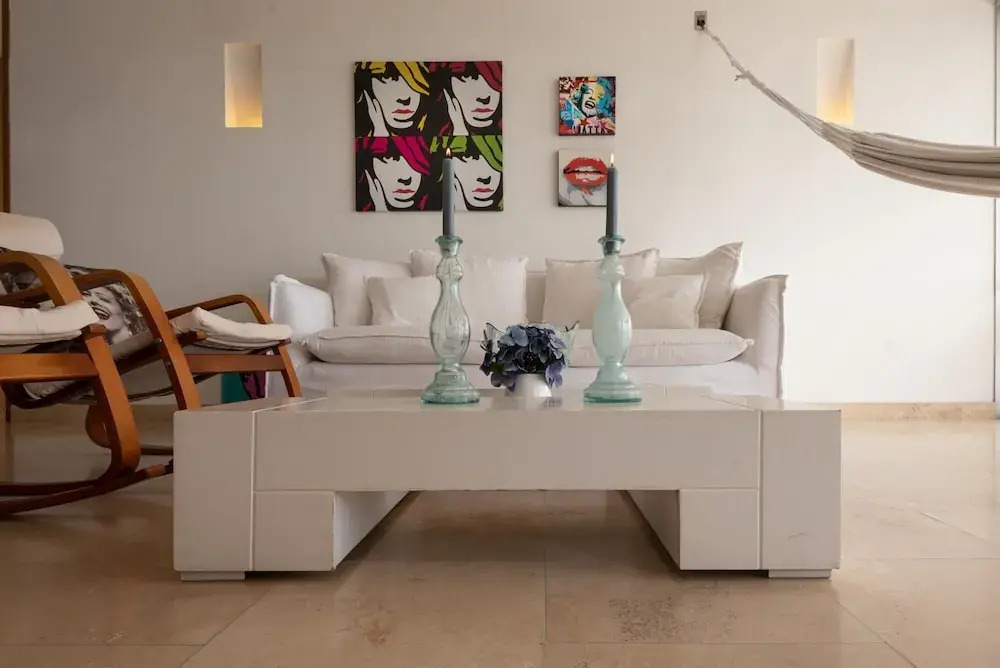 Centric 4 BR w Spacious Rooms Centro Amurallado by Huespedia
