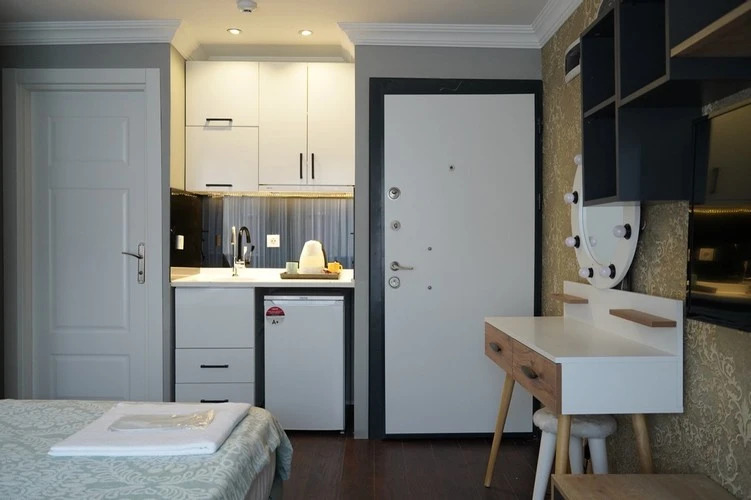 Middle Village Suit Hotel