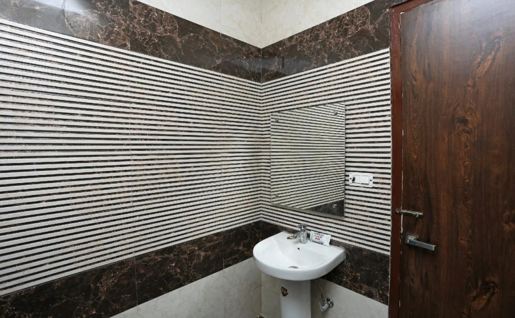 Hotel Vyom Vilas By OYO Rooms