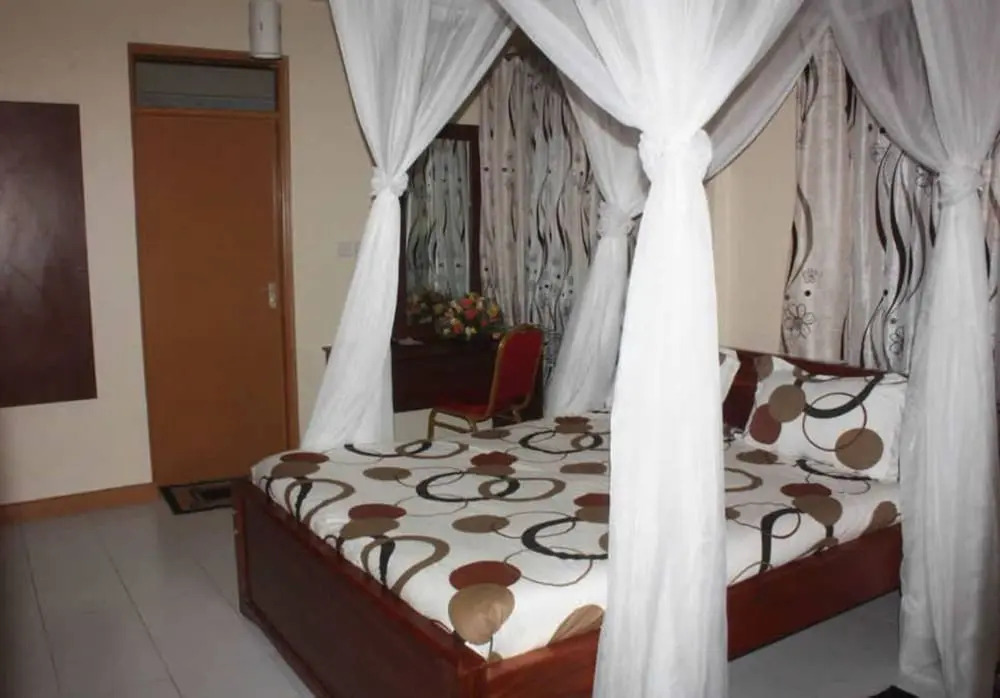 Roza Guests House