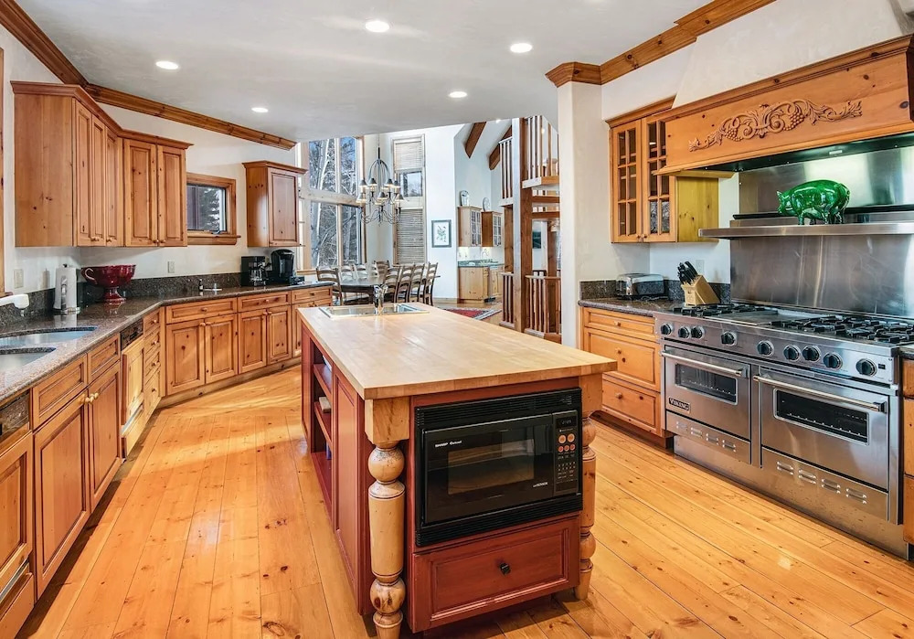 803 Holden Rd. 5 Bedroom Home by RedAwning