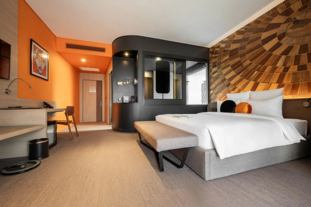 SUN & MOON, Riverside Hotel