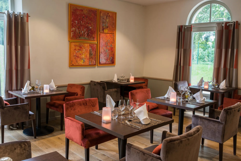 Mercure Maintenon